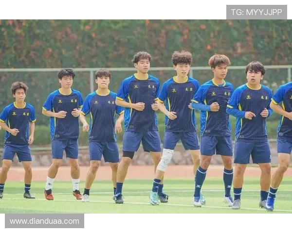 成都足球队的默契配合与战术创新探讨